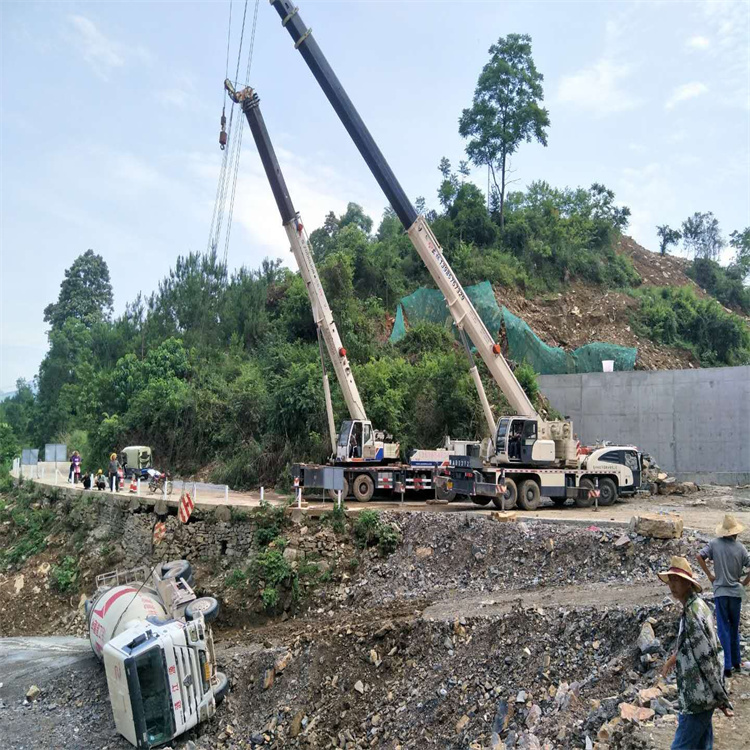 叉河镇汽车掉沟里叫吊车救援要多少钱